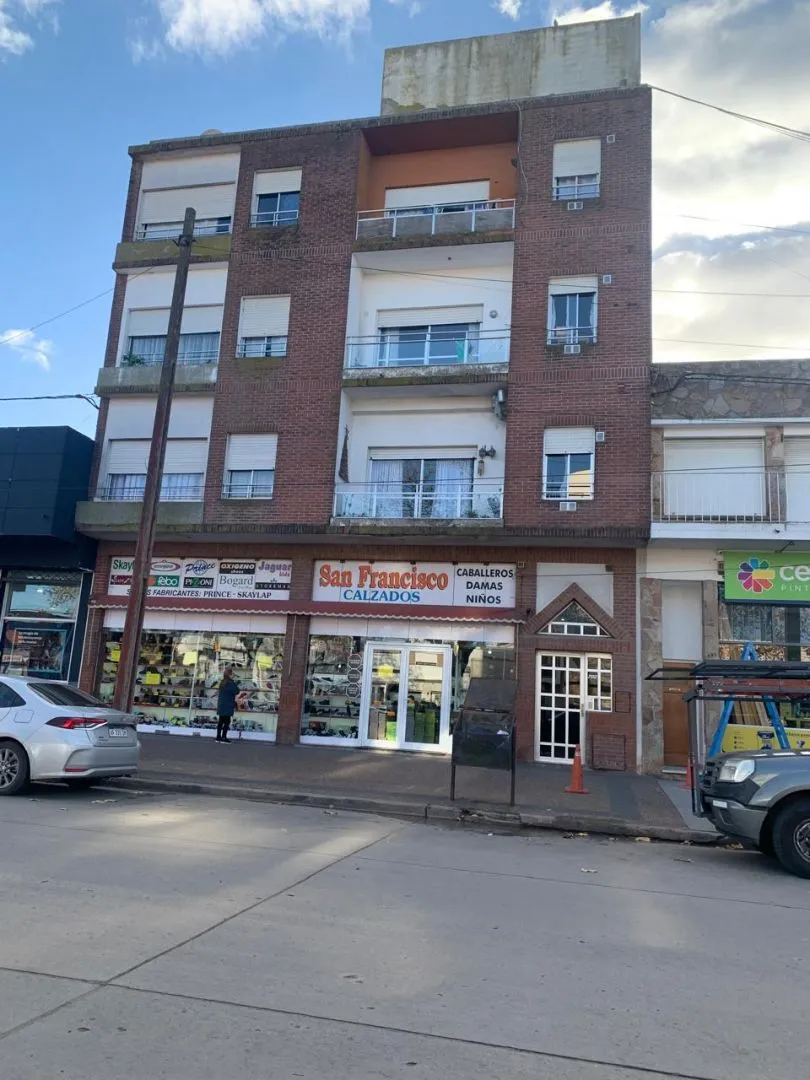 Departamento en Av. Kelly e/ 21