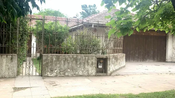 Casa en Av. Eva Peron y