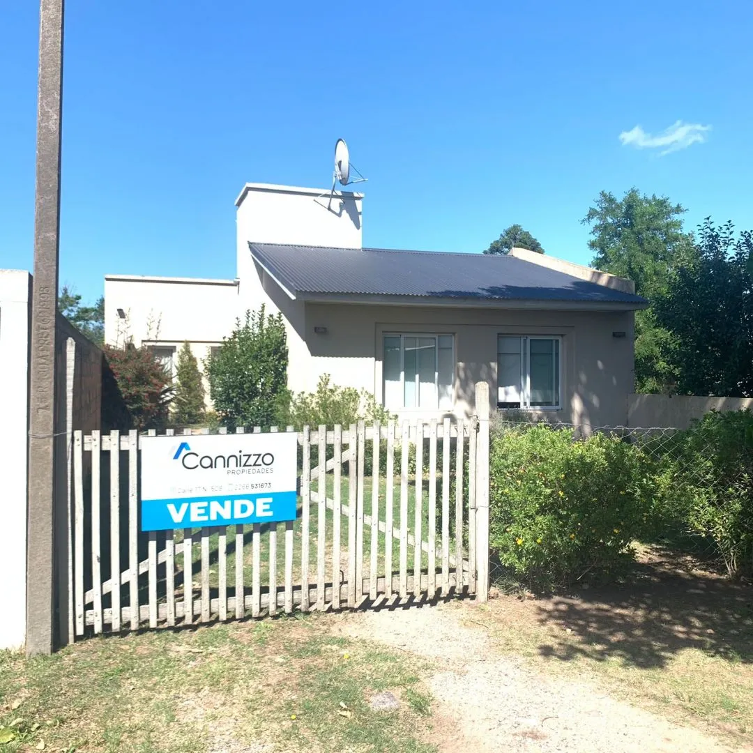 Casa en CALLE CENTRAL E/ 700