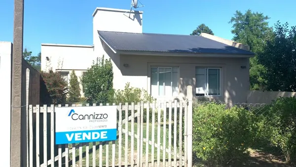 Casa en CALLE CENTRAL E/ 700