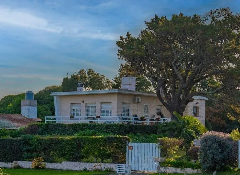 Casa en Guillermo Magras 4300