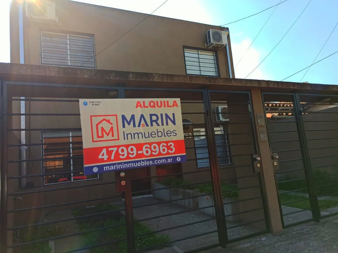 Casa en miguel cane 700