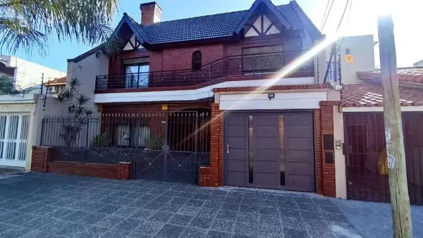Casa en Catriel 1700