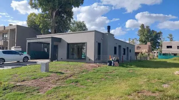Casa en Av. Gral. San Ma 9000