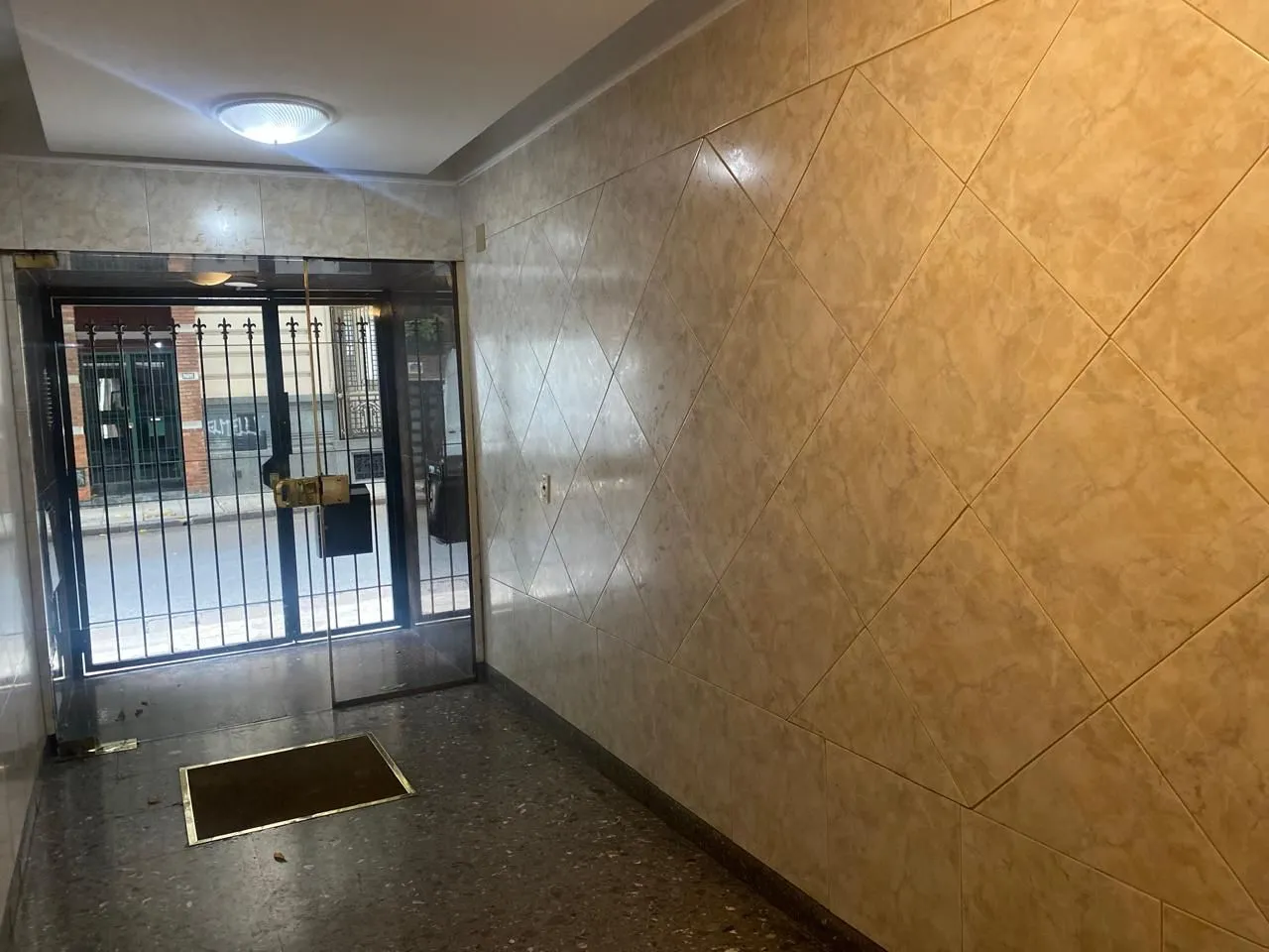 Departamento en AV HIPOLITO YRIG 2700