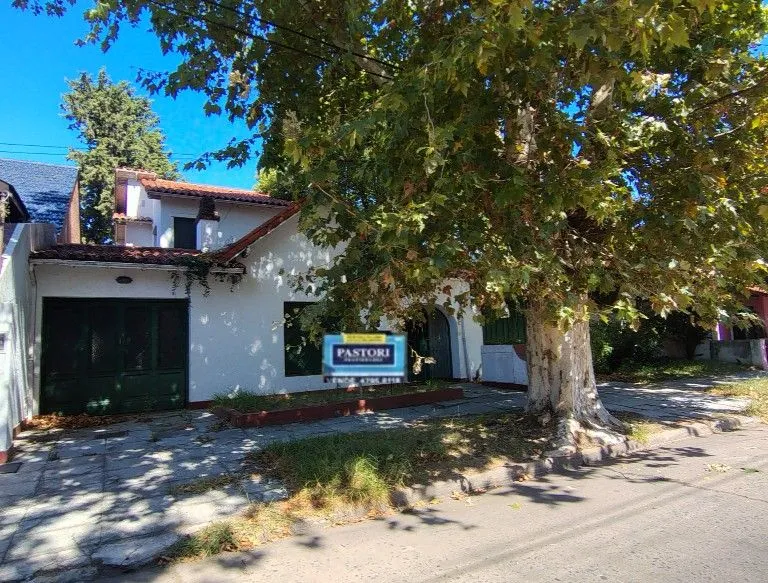 Casa en Feran Felix de A 2400