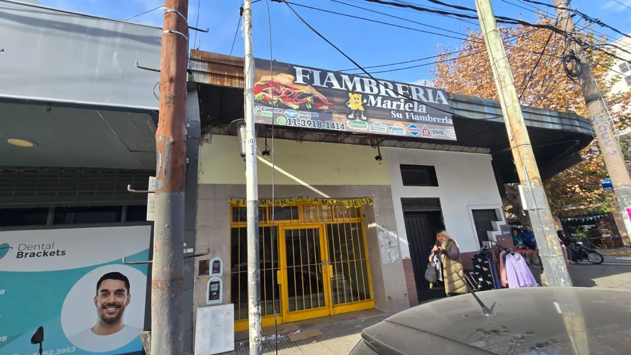 Local Comercial en Hipolito Yrigoye 2500