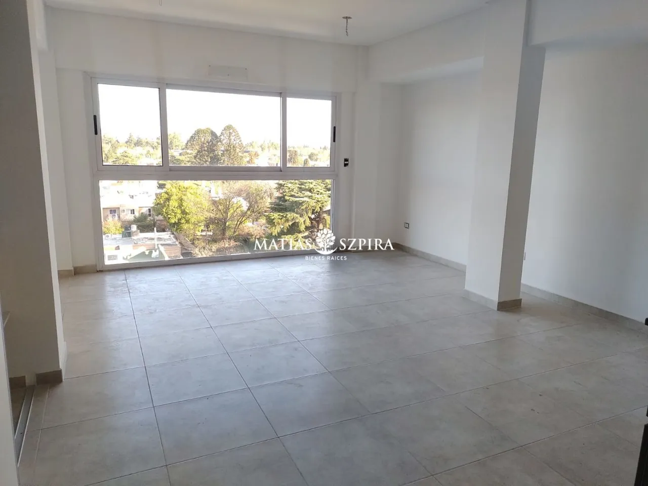 Departamento en av Rivadavia 22200