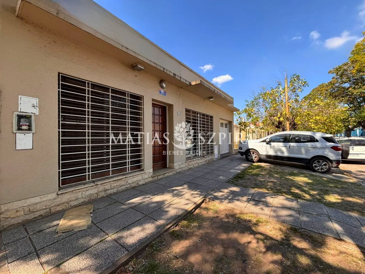 Casa en Carlos Pellegrin 600