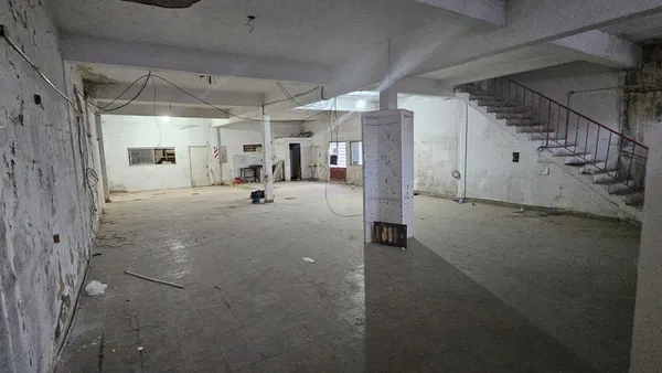 Local Comercial en Hipolito Yrigoye 2300