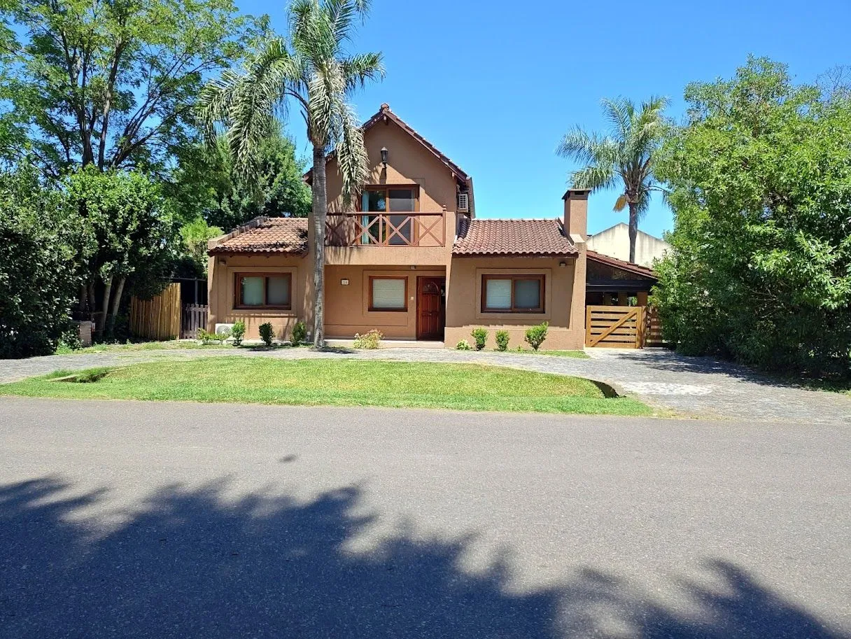 Casa en Carmen Puch 1000