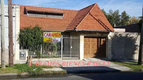 Casa en CARLOS TEJEDOR 1600