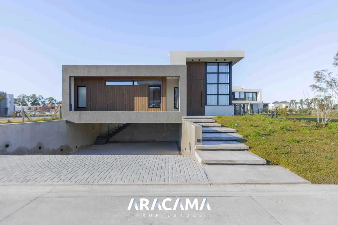 Casa en Canning Chico