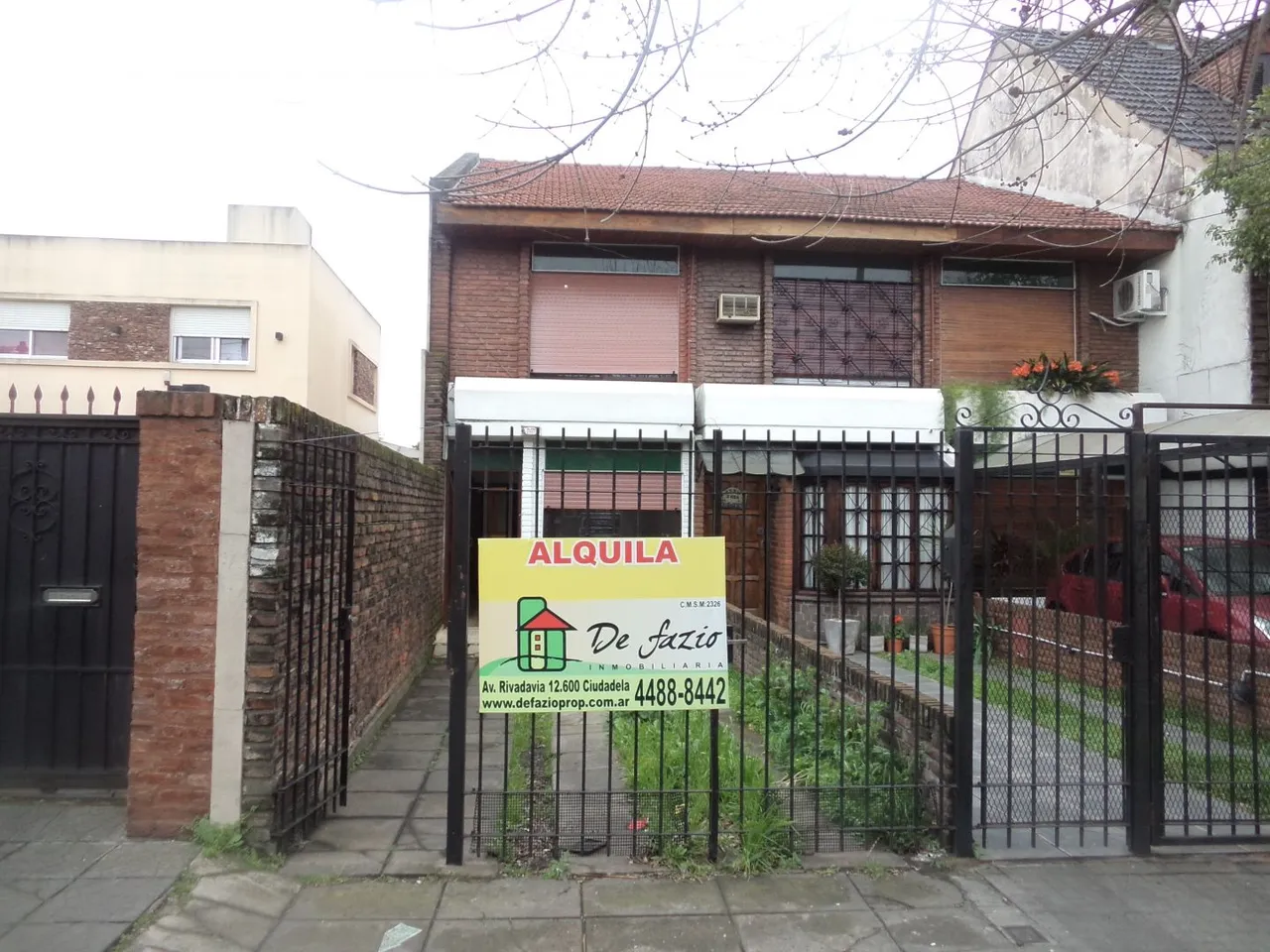 Casa en ALEM 2000