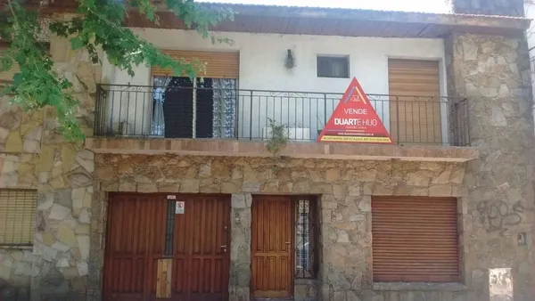 Casa en Rafael Calzada 1800