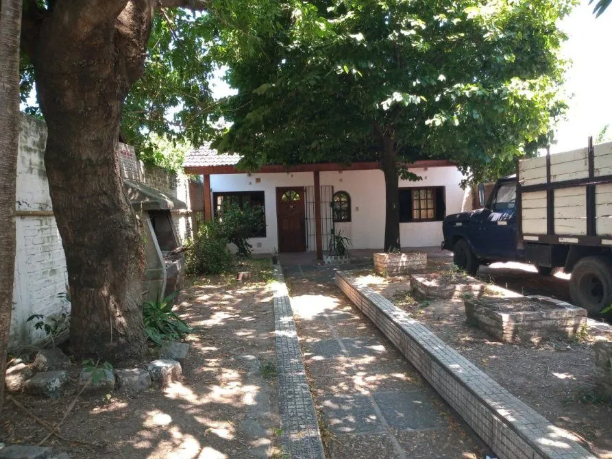 Casa en Adolfo Alsina 3800