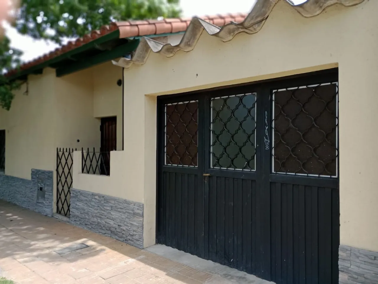Casa en Av. Republica Ar 1000