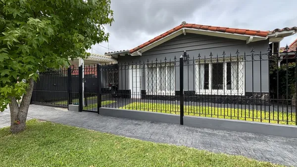 Casa en Dardo Rocha 3200