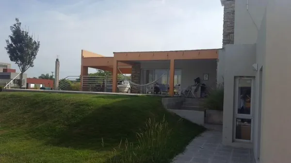 Casa en Gdor. Lopez Jord