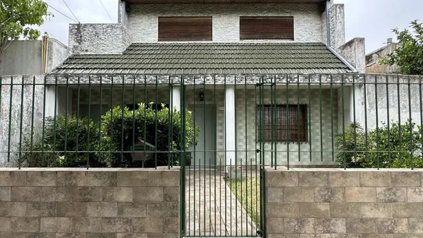 Casa en José Barros Paz 5700