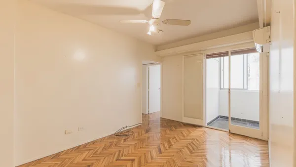 Departamento en Gascon 200