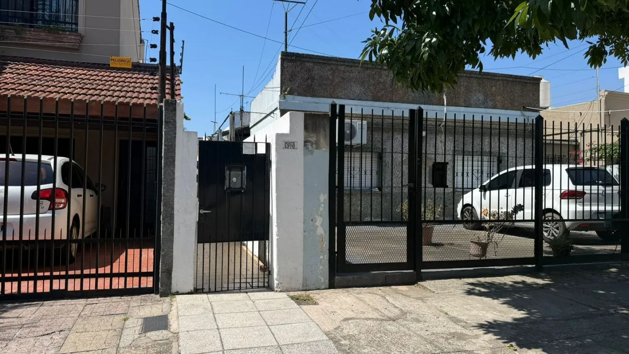 Casa en Ingeniero Guille 1300