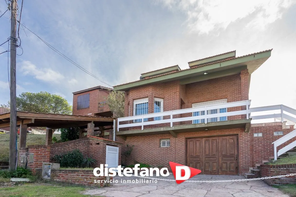 Casa en ALMIRANTE BROWN 300