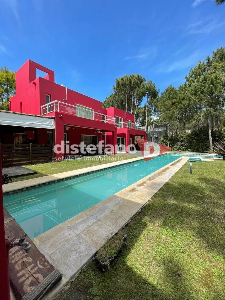Casa en Del Lazo 100