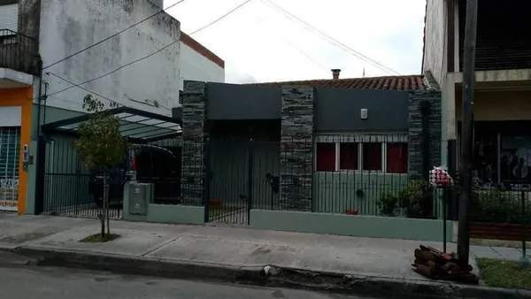 Casa en Perez Quintana 1000