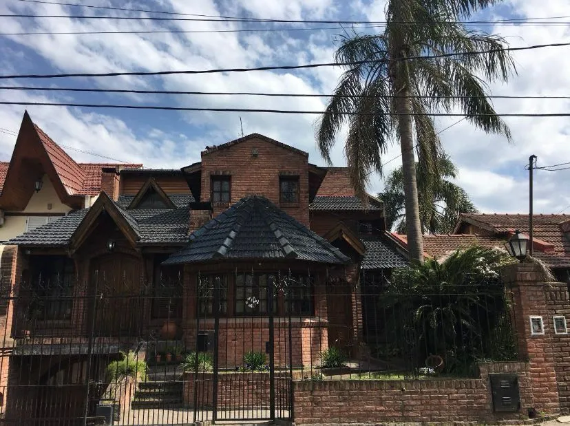 Casa en Martín Rodrígu 800
