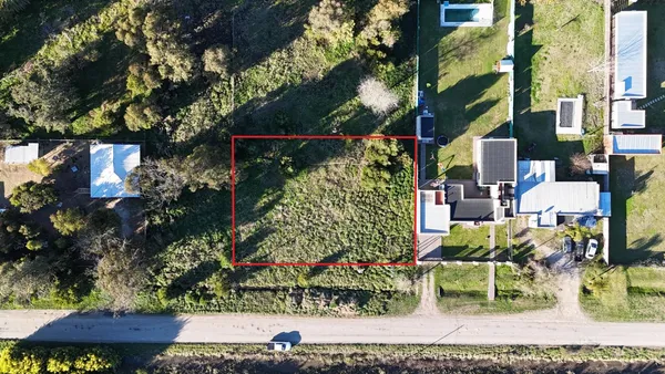 Lote en 24 esquina 45