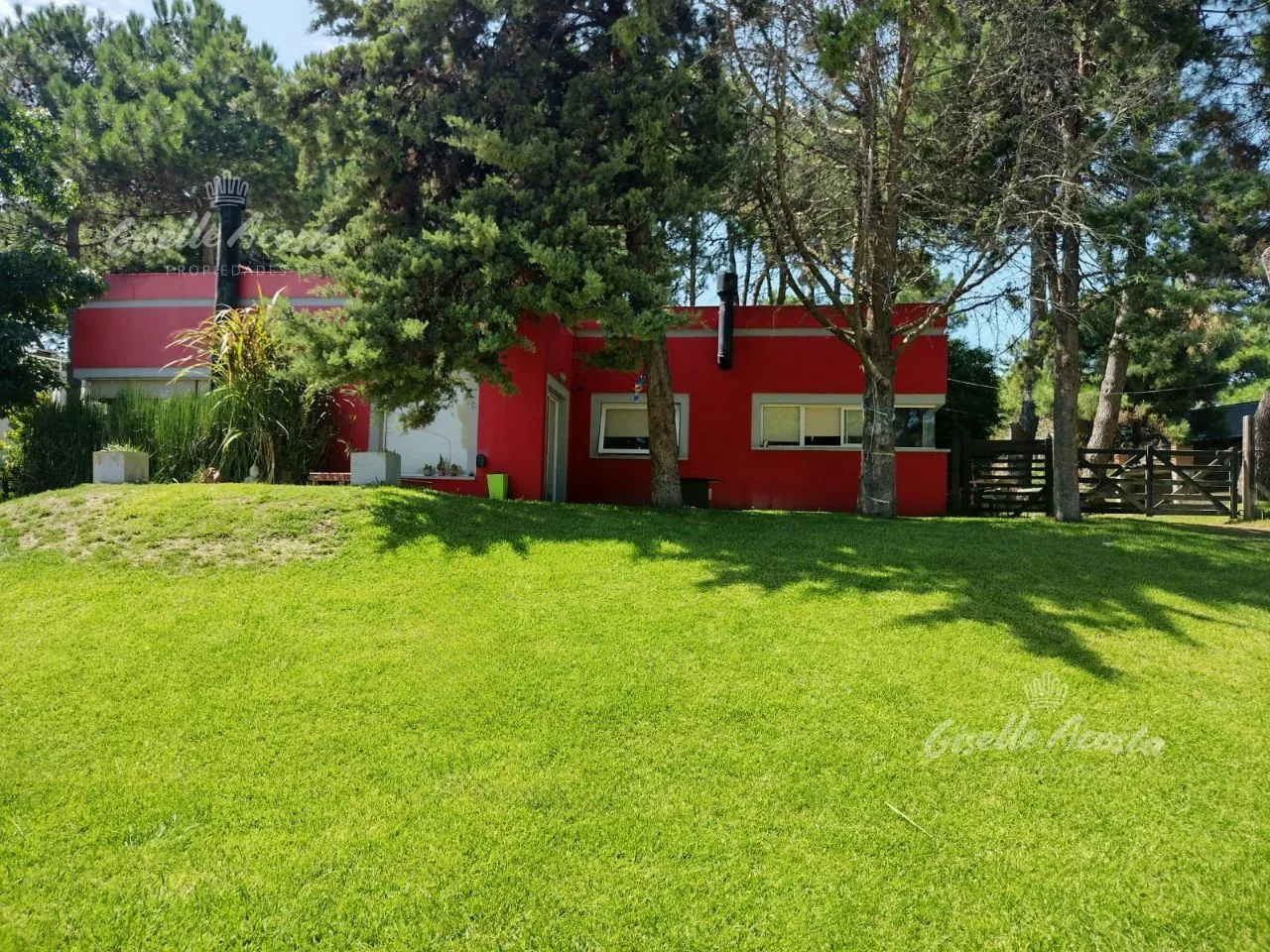 Casa en De Los Titanes 1500