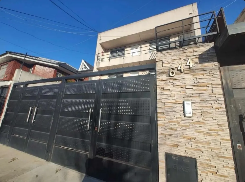 Departamento en Agustin de Elia 600