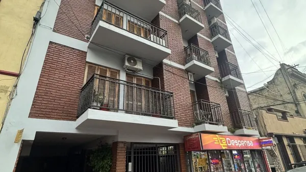 Departamento en Andrés Pazos 200