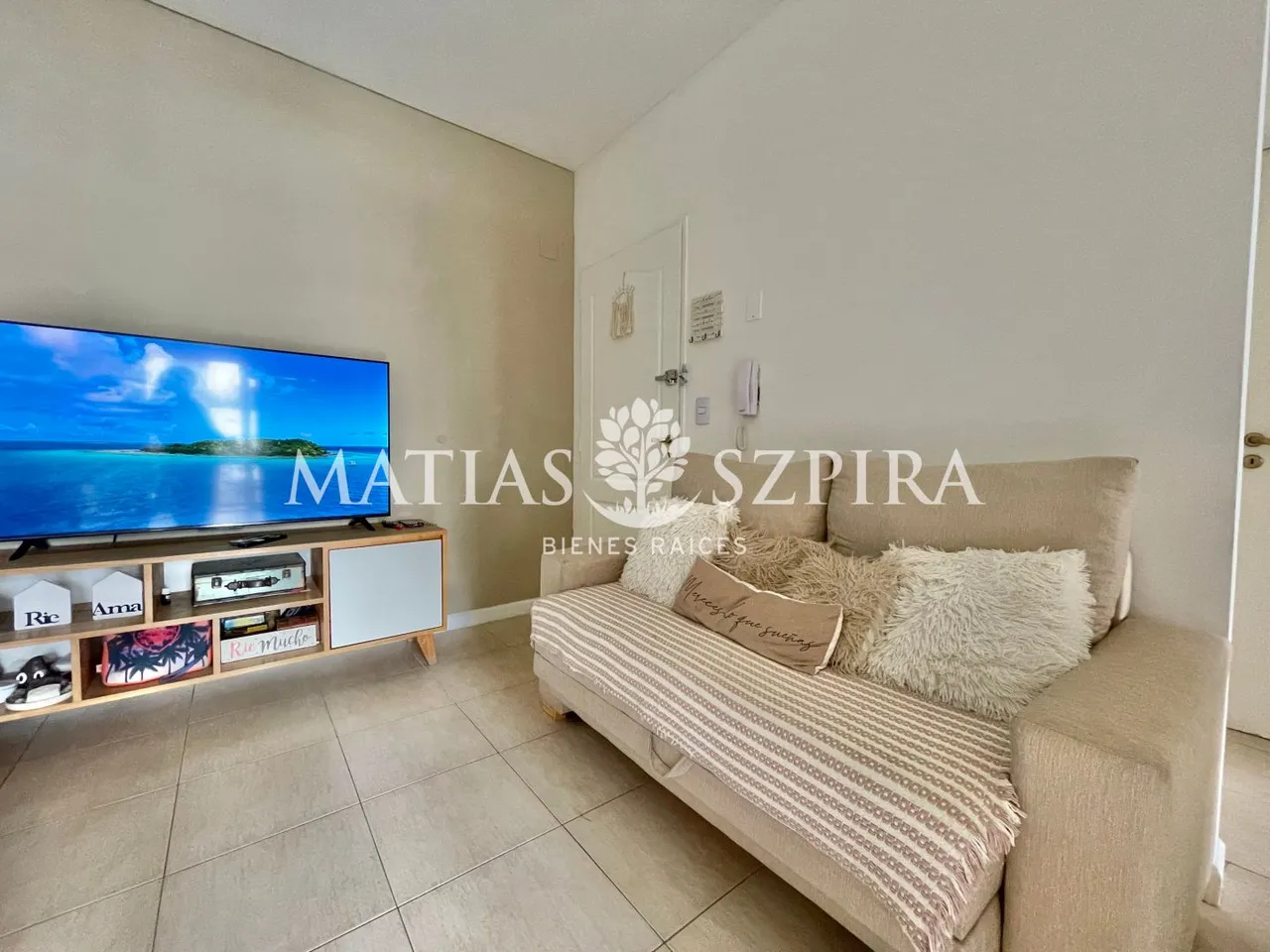 Departamento en Montes de Oca 2300