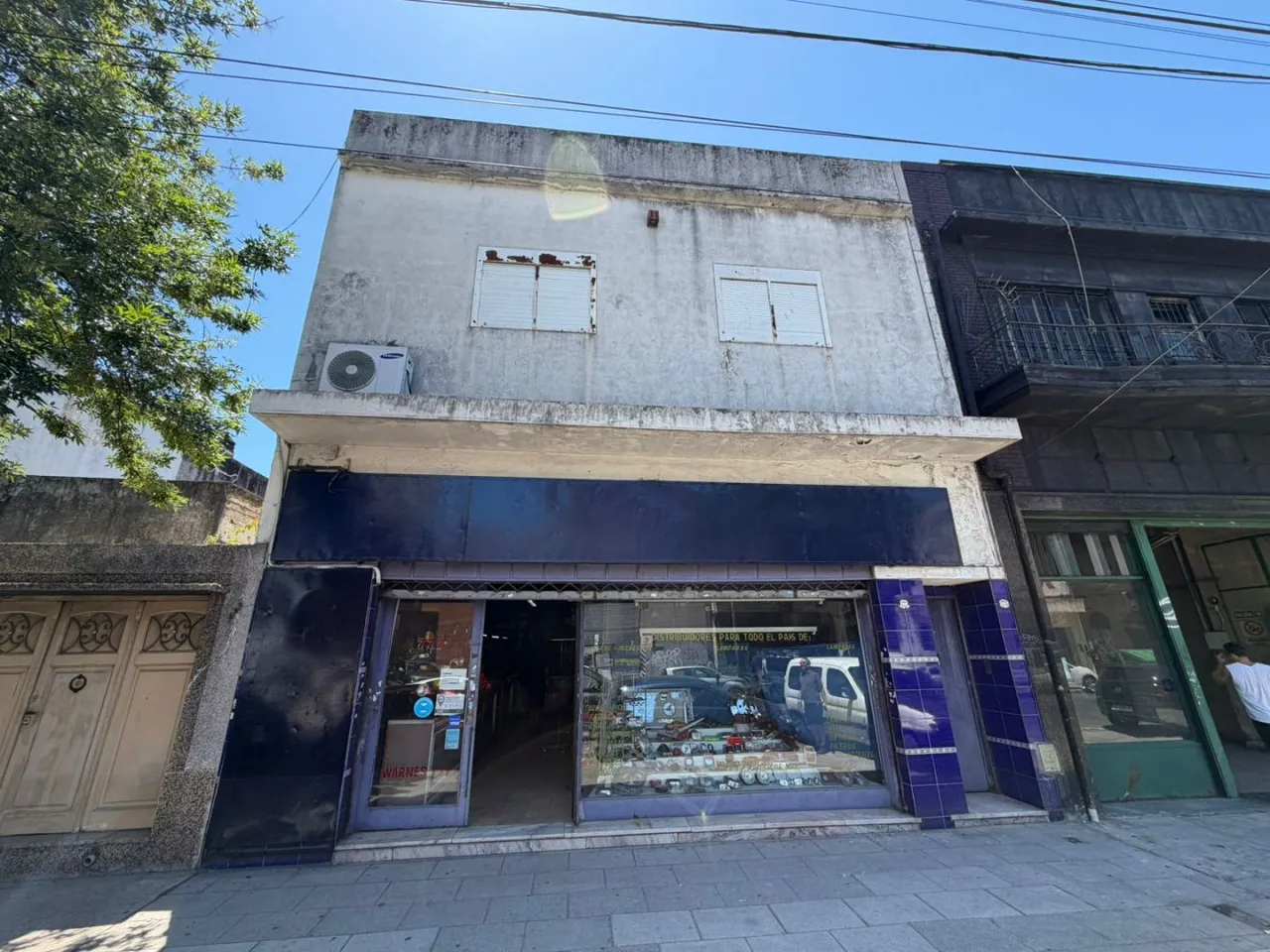 Local Comercial en AV. WARNES 700
