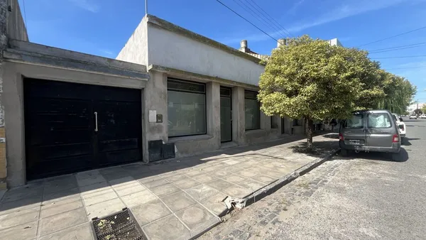 Casa en 13 entre 12 y 14