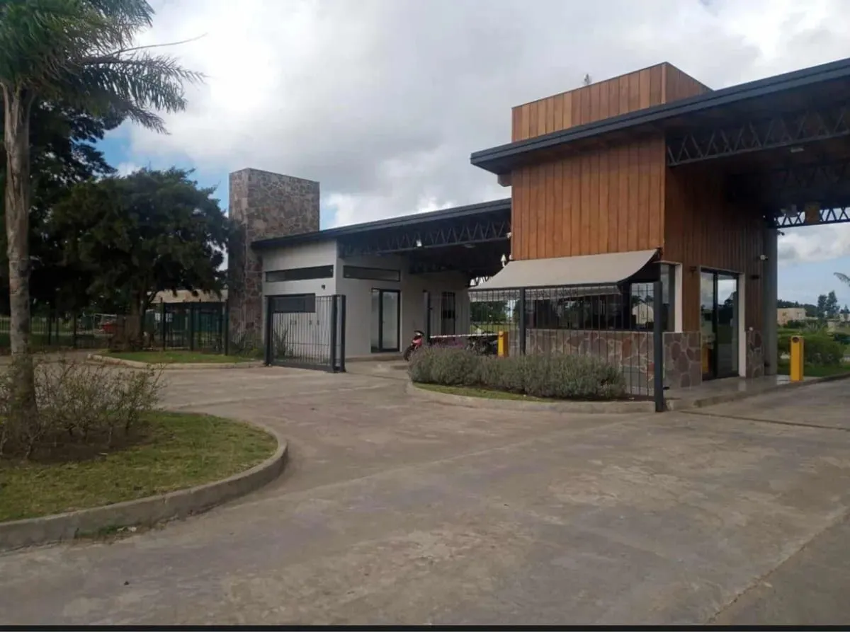 Lote en Barrio Privado F