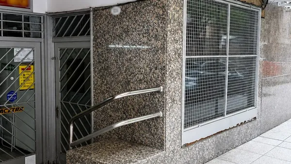 Local Comercial en Laprida 1200