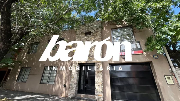 Casa en Capdevila 100