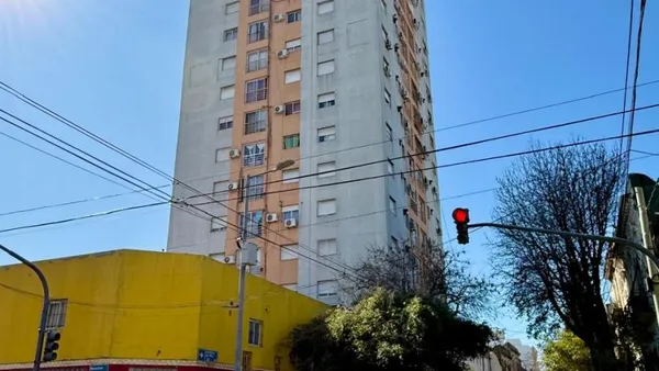 Departamento en ARISTOBULO DEL V 200