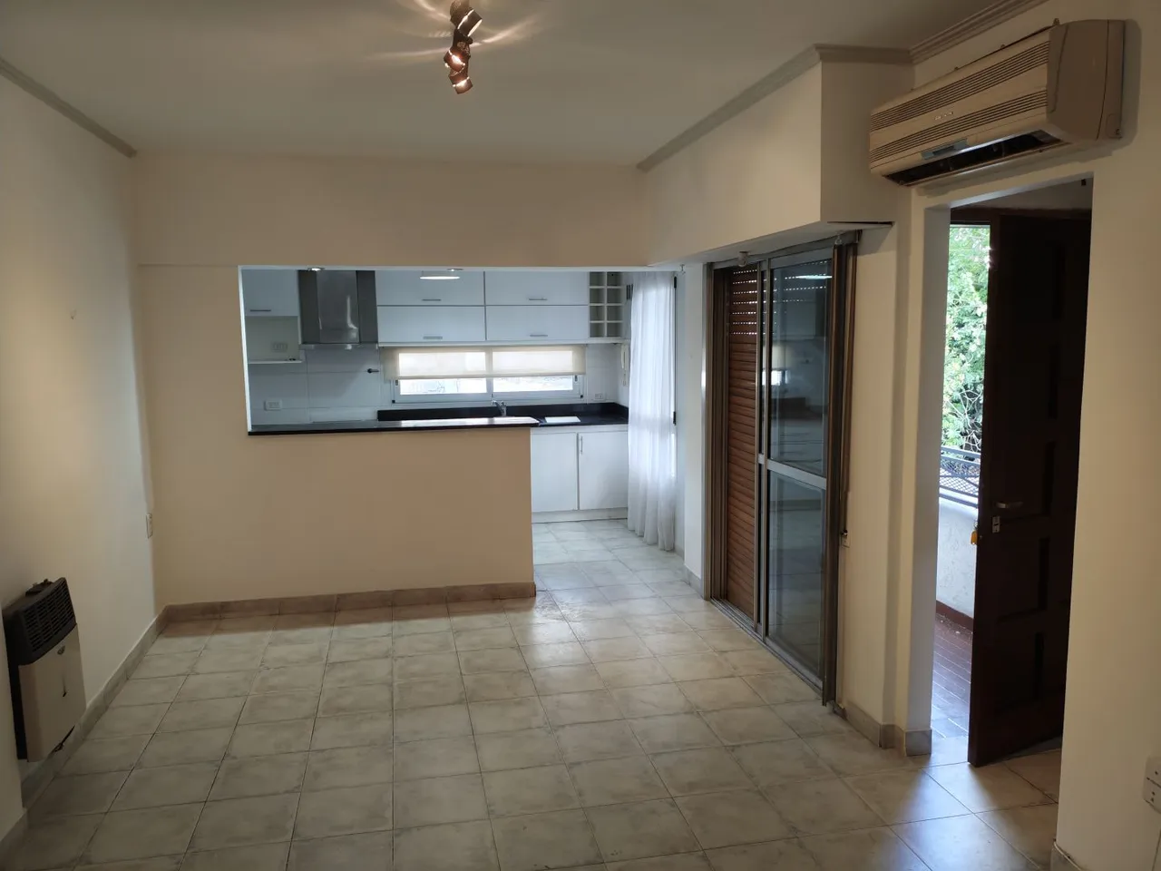 Departamento en Arenales 100