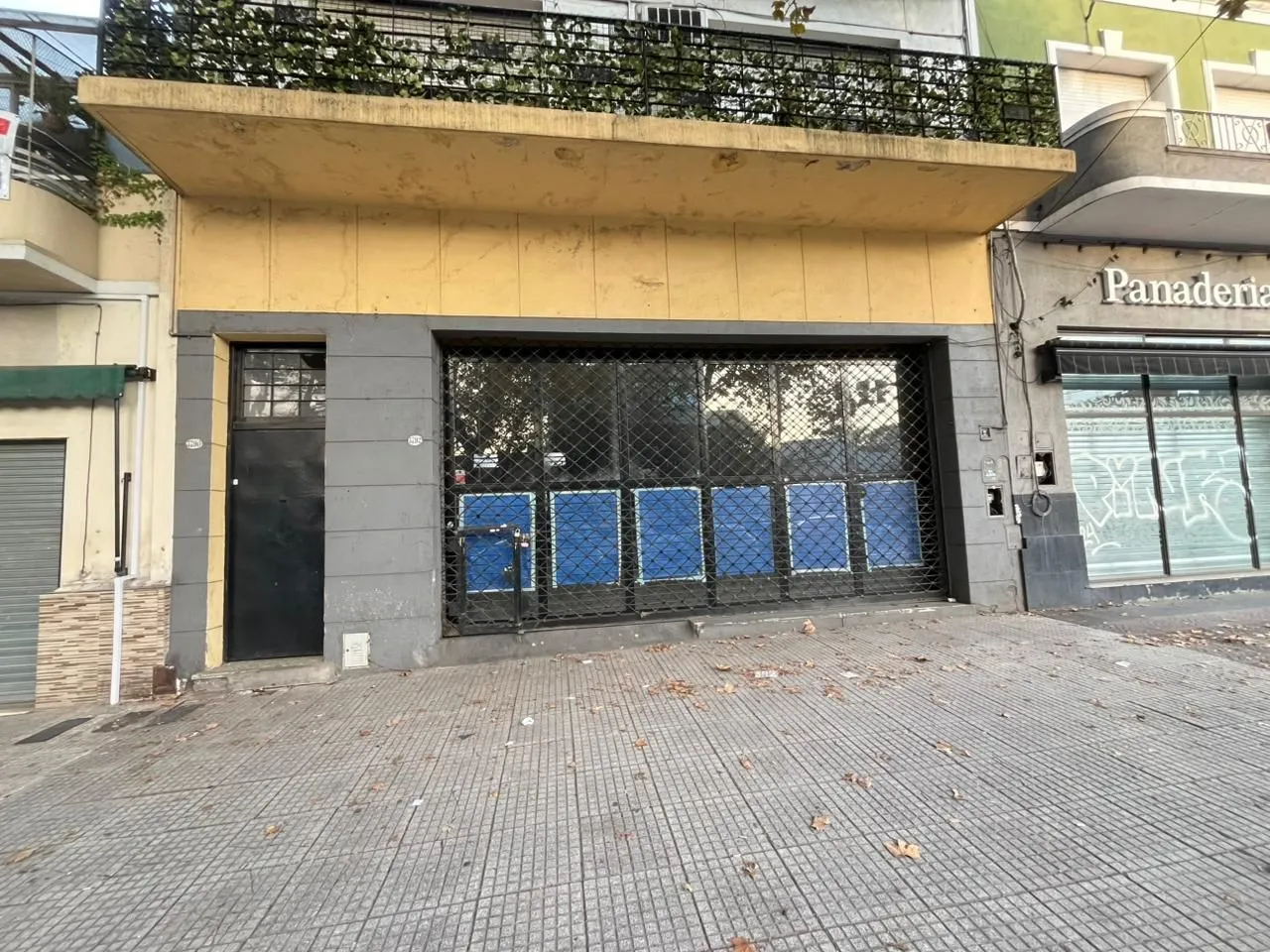 Local Comercial en Avenida Eva Perà 3700
