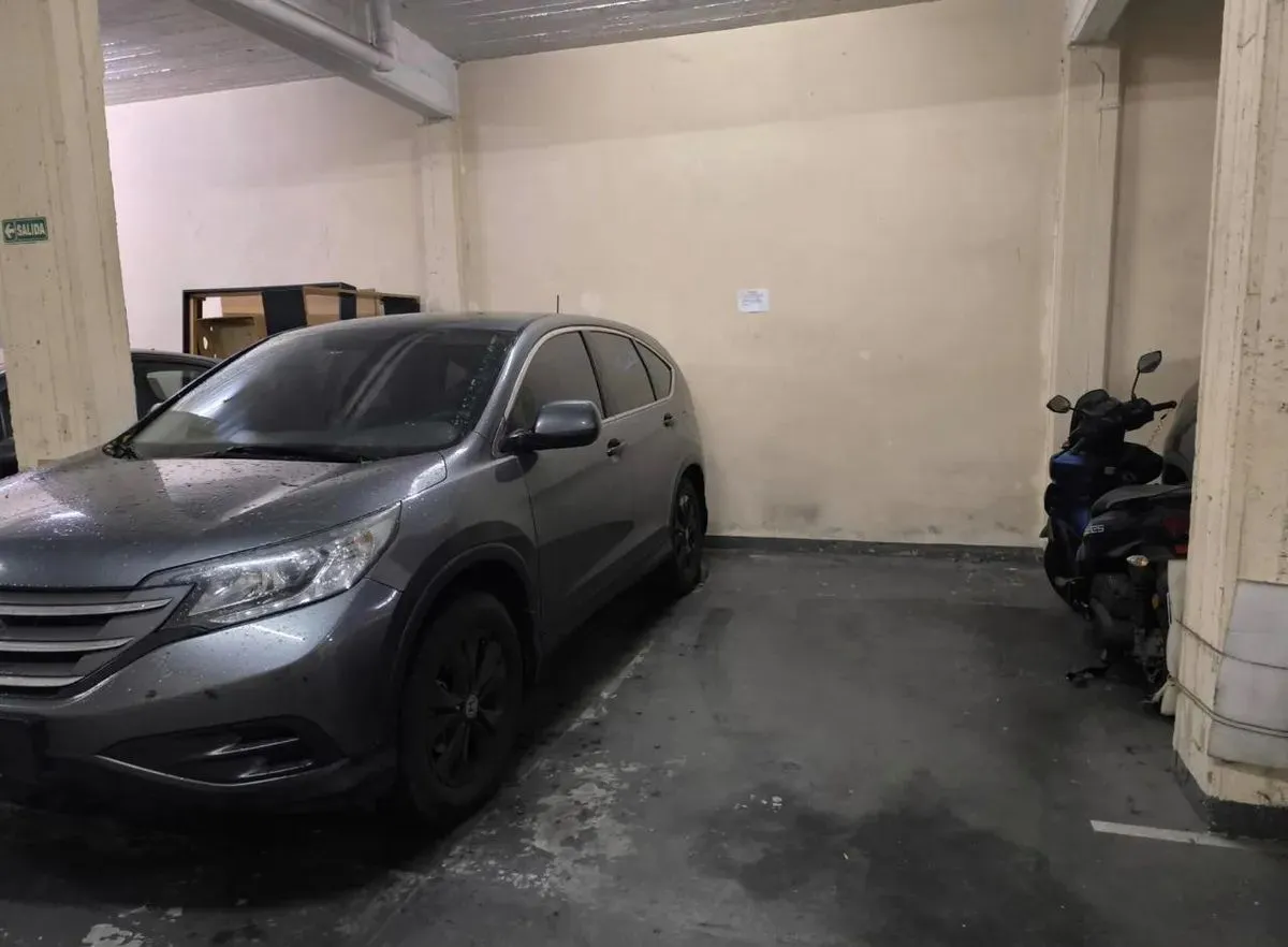 Cochera en Av Crisólogo La 4700
