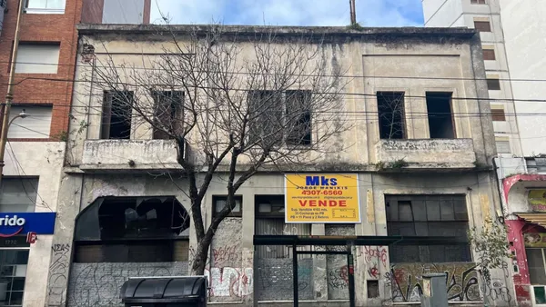 Lote en AV MONTES DE OC 1700