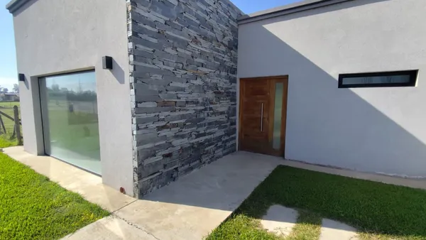 Casa en lote 100