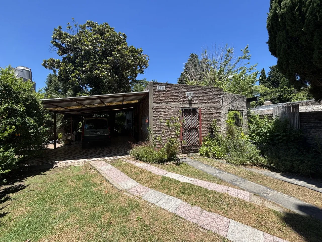 Casa en aristobulo del v 4300