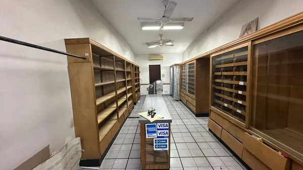 Local Comercial en COSME BECCAR 300