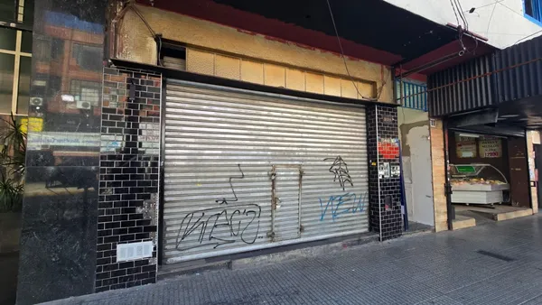 Local Comercial en Hipolito Yrigoye 2500