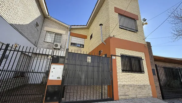 Casa en asamblea 5900